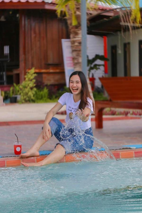 Srihome ยายศรีโฮมแอนแคมป์ปิ้ง Ban Don Tum Bagian luar foto